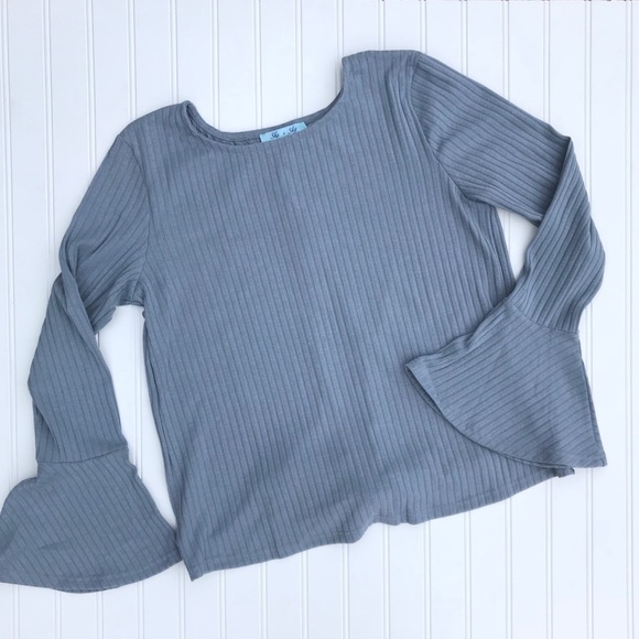 Last 3! Open keyhole back knit top - Picture 6 of 6